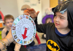 Magia, wróżby i wspólna zabawa w grupie III