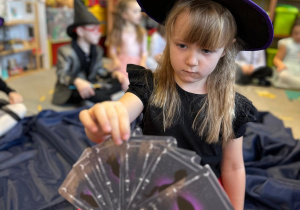 Magia, wróżby i wspólna zabawa w grupie III