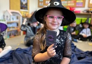 Magia, wróżby i wspólna zabawa w grupie III