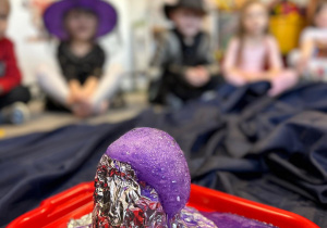 Magia, wróżby i wspólna zabawa w grupie III