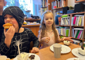 Magia, wróżby i wspólna zabawa w grupie III