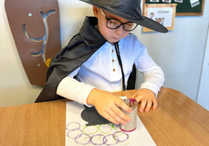 Magia, wróżby i wspólna zabawa w grupie III