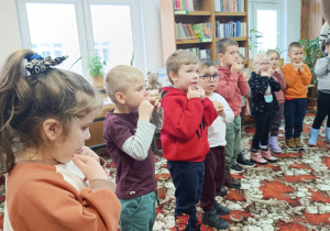 Dzień Pluszowego Misia i misiowa przygoda w bibliotece - gr. XII