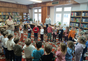 Dzień Pluszowego Misia i misiowa przygoda w bibliotece - gr. XII
