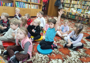 Dzień Pluszowego Misia i misiowa przygoda w bibliotece - gr. XII