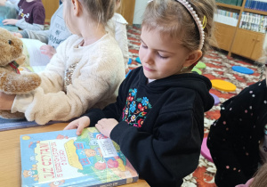 Dzień Pluszowego Misia i misiowa przygoda w bibliotece - gr. XII