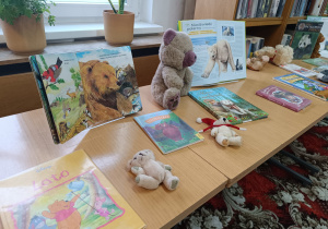 Dzień Pluszowego Misia i misiowa przygoda w bibliotece - gr. XII