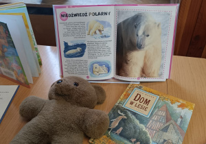 Dzień Pluszowego Misia i misiowa przygoda w bibliotece - gr. XII