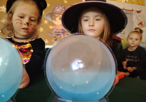 Andrzejkowe czary-mary w grupie II