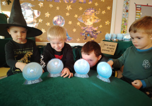 Andrzejkowe czary-mary w grupie II