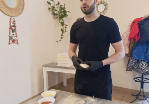 "Jak powstaje pizza?" - czyli kulinarne warsztaty w gr. XII