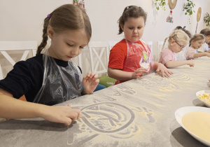 "Jak powstaje pizza?" - czyli kulinarne warsztaty w gr. XII