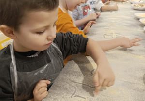 "Jak powstaje pizza?" - czyli kulinarne warsztaty w gr. XII