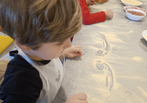 "Jak powstaje pizza?" - czyli kulinarne warsztaty w gr. XII