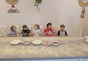 "Jak powstaje pizza?" - czyli kulinarne warsztaty w gr. XII
