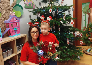 „Świąteczne wianki” – warsztaty bożonarodzeniowe w gr. XII