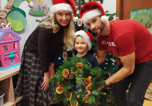 „Świąteczne wianki” – warsztaty bożonarodzeniowe w gr. XII