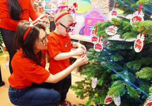 „Świąteczne wianki” – warsztaty bożonarodzeniowe w gr. XII