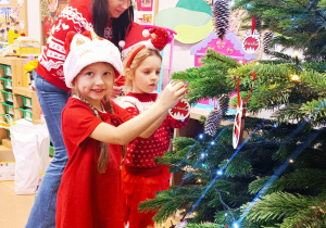 „Świąteczne wianki” – warsztaty bożonarodzeniowe w gr. XII