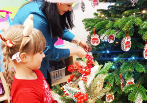 „Świąteczne wianki” – warsztaty bożonarodzeniowe w gr. XII