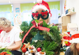 „Świąteczne wianki” – warsztaty bożonarodzeniowe w gr. XII