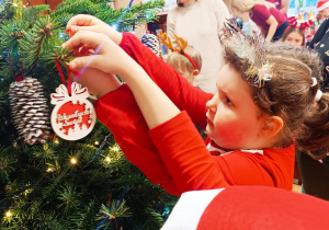 „Świąteczne wianki” – warsztaty bożonarodzeniowe w gr. XII