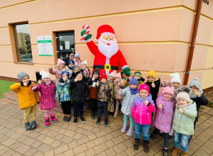 "Osiedlową" odwiedzamy i pyszna pizzę wyrabiamy - warsztaty w gr. XI