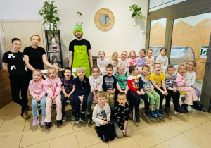 "Osiedlową" odwiedzamy i pyszna pizzę wyrabiamy - warsztaty w gr. XI