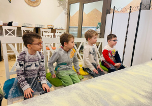 "Osiedlową" odwiedzamy i pyszna pizzę wyrabiamy - warsztaty w gr. XI