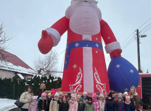 Mikołajkowy wyjazd do Fabryki Bombek w grupie VI