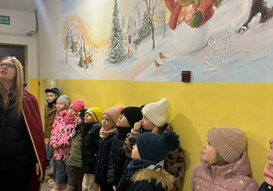 Mikołajkowy wyjazd do Fabryki Bombek w grupie VI