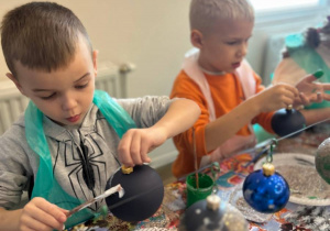 Mikołajkowy wyjazd do Fabryki Bombek w grupie VI