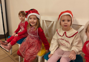 Mikołajkowe warsztaty robienia pizzy w grupie II i spotkanie ze Świętym Mikołajem