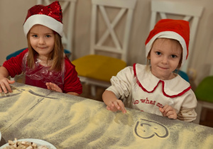 Mikołajkowe warsztaty robienia pizzy w grupie II i spotkanie ze Świętym Mikołajem