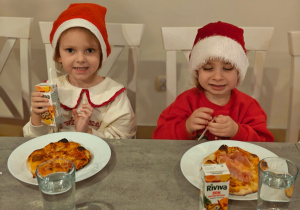Mikołajkowe warsztaty robienia pizzy w grupie II i spotkanie ze Świętym Mikołajem