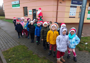 Mikołajkowe warsztaty robienia pizzy w grupie II i spotkanie ze Świętym Mikołajem