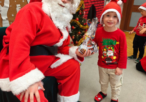 Mikołajkowe warsztaty robienia pizzy w grupie II i spotkanie ze Świętym Mikołajem