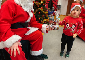 Mikołajkowe warsztaty robienia pizzy w grupie II i spotkanie ze Świętym Mikołajem