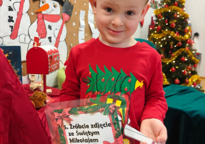 Mikołajkowe warsztaty robienia pizzy w grupie II i spotkanie ze Świętym Mikołajem