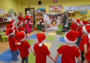 Magia Świąt zaczyna się tam, gdzie tworzy się coś razem - pierniczki … rodzinne warsztaty Mikołajkowe w grupie X