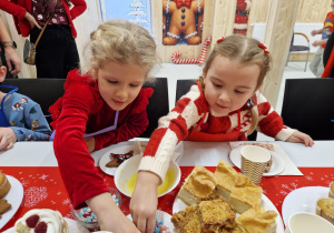 Magia Świąt zaczyna się tam, gdzie tworzy się coś razem … Mikołajki i rodzinne warsztaty dekorowania pierników w grupie X