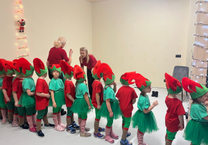 Magia Świąt zaczyna się tam, gdzie tworzy się coś razem … Mikołajki i rodzinne warsztaty dekorowania pierników w grupie X