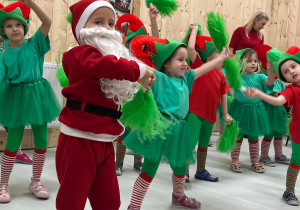 Magia Świąt zaczyna się tam, gdzie tworzy się coś razem … Mikołajki i rodzinne warsztaty dekorowania pierników w grupie X