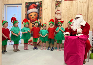 Magia Świąt zaczyna się tam, gdzie tworzy się coś razem … Mikołajki i rodzinne warsztaty dekorowania pierników w grupie X