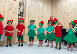 Magia Świąt zaczyna się tam, gdzie tworzy się coś razem … Mikołajki i rodzinne warsztaty dekorowania pierników w grupie X