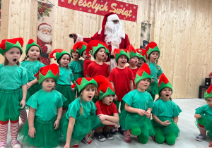 Magia Świąt zaczyna się tam, gdzie tworzy się coś razem … Mikołajki i rodzinne warsztaty dekorowania pierników w grupie X