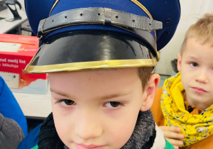 Przedszkolaki listy piszą…do Mikołaja- czyli świąteczna wycieczka na pocztę w ramach preorientacji zawodowej w gr. XI i XII