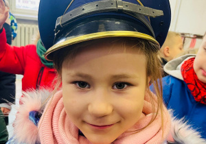 Przedszkolaki listy piszą…do Mikołaja- czyli świąteczna wycieczka na pocztę w ramach preorientacji zawodowej w gr. XI i XII