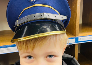 Przedszkolaki listy piszą…do Mikołaja- czyli świąteczna wycieczka na pocztę w ramach preorientacji zawodowej w gr. XI i XII