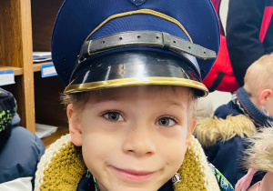 Przedszkolaki listy piszą…do Mikołaja- czyli świąteczna wycieczka na pocztę w ramach preorientacji zawodowej w gr. XI i XII